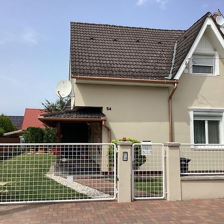 Villa Sueti Nyaralo Balatonmáriafürdő Esterno foto