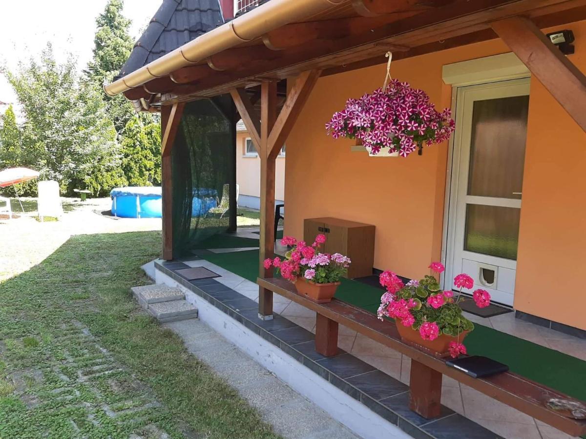 Villa Sueti Nyaralo Balatonmáriafürdő Esterno foto