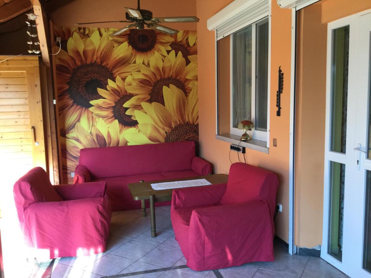 Villa Sueti Nyaralo Balatonmáriafürdő Esterno foto
