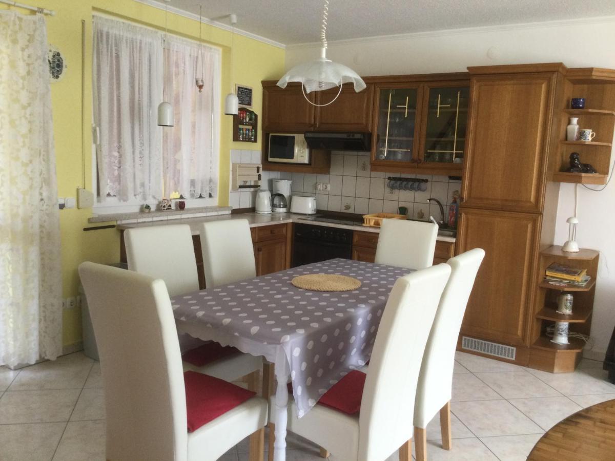 Villa Sueti Nyaralo Balatonmáriafürdő Esterno foto